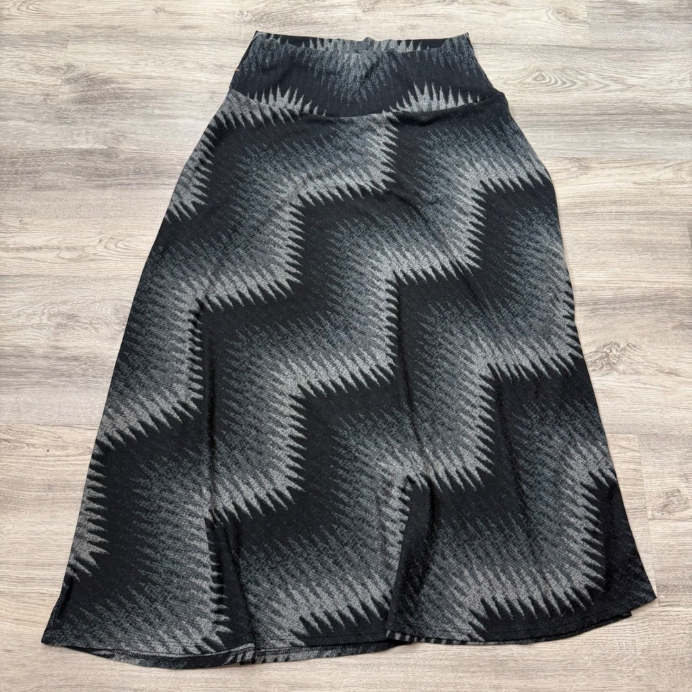 Hayley‎ Matthews Black Grey Chevron Knit Maxi Skirt Large Made in USA Zig Zag